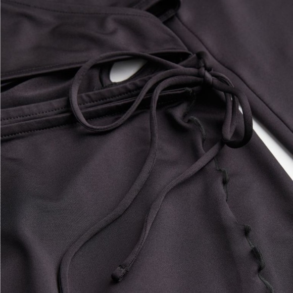 H&M V neck wrap dress - Picture 4 of 11